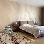 Elegantza Suites